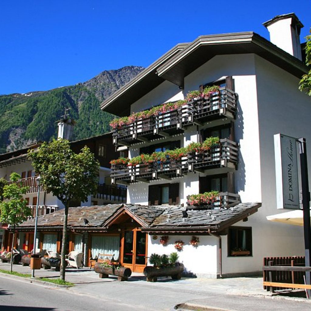 HOTEL LES JUMEAX COURMAYEUR
